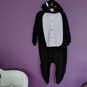 Need to cosplay a fluffy cat.